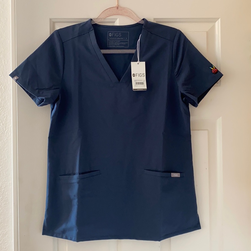 FIGS Casma Scrub Top